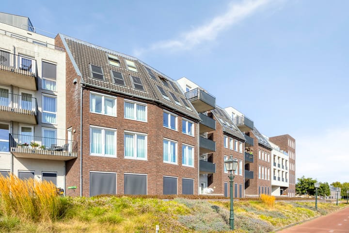 Koninginnedijk 214 in Grave foto