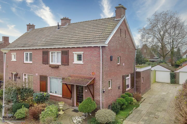 Koninginnelaan 29 in Kessel foto