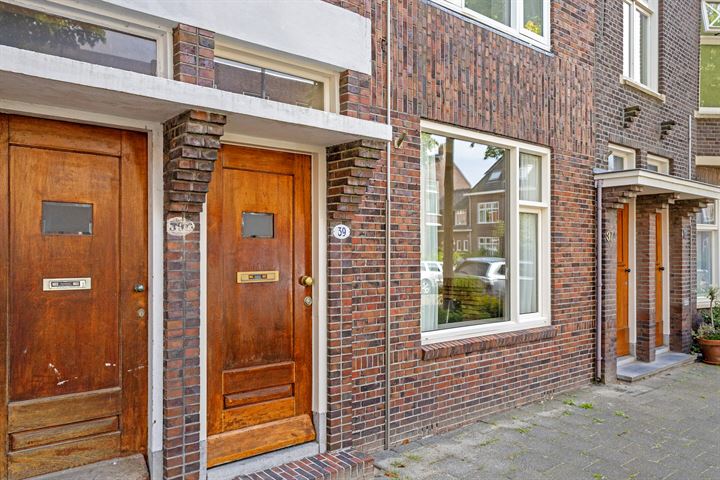 Koninginnelaan 39 in Groningen foto