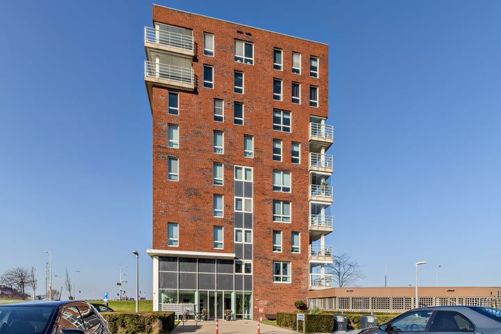 Koninginnelaan 50 in Rozenburg foto