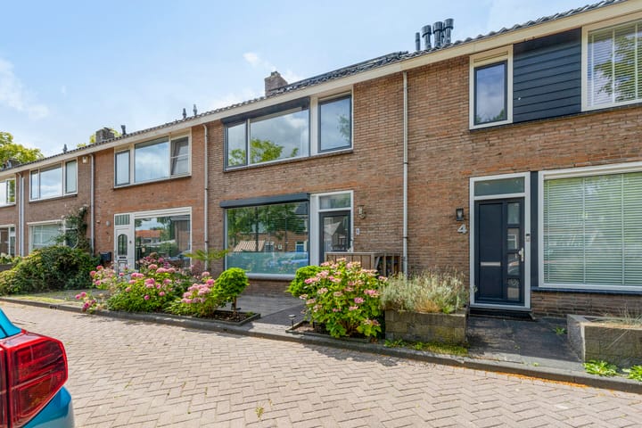 Koninginnelaan 6 in Poortugaal