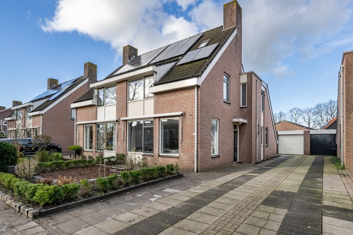 Koninginnelaan 61 in Sommelsdijk foto