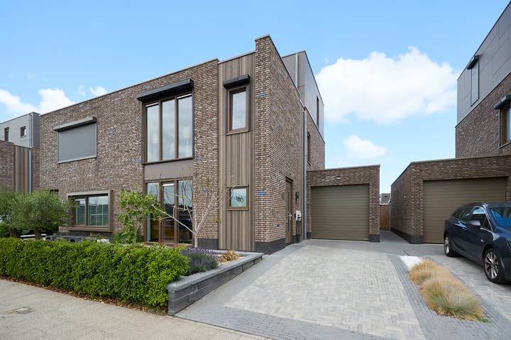 Koninginnepage 45 in Terneuzen