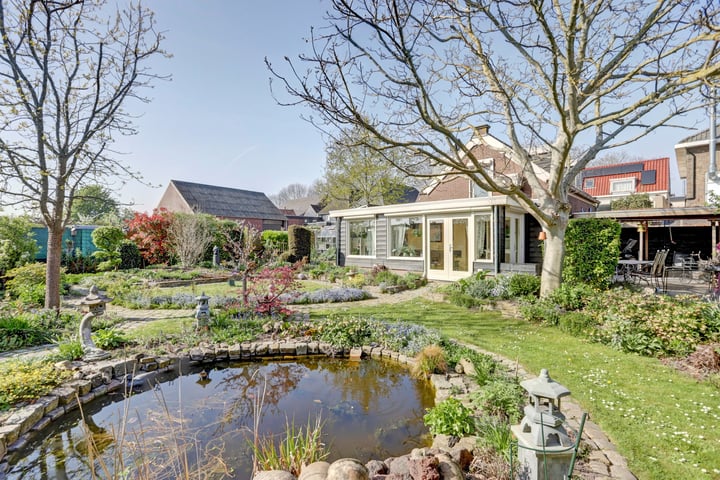 Koninginneweg 2 in Zuid-Beijerland foto