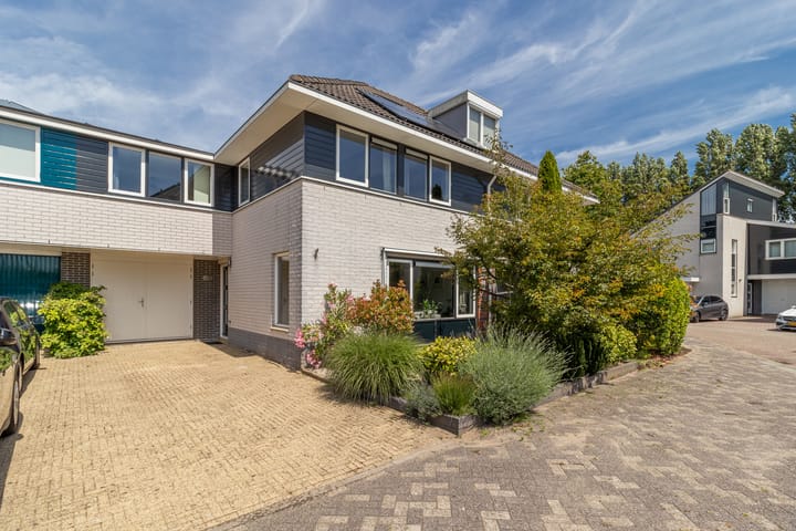 Koningsbergen 17 in Wormer foto