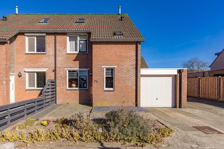 Koningsvaren 25 in Ter Apel foto