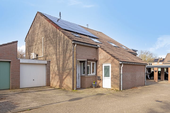 Kooldragererf 30 in Roermond foto