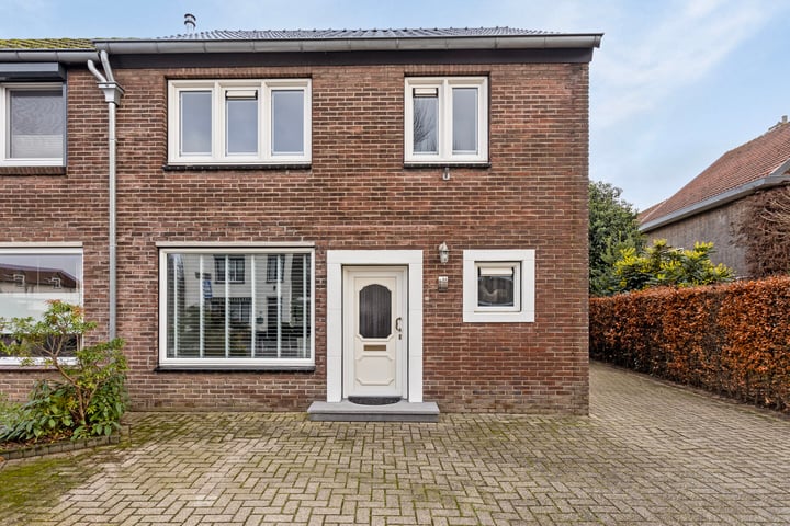 Koolweg 64 in Elsloo foto