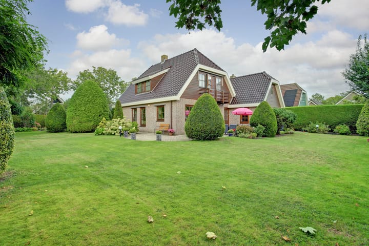 Koorndijk 37 in Tuitjenhorn