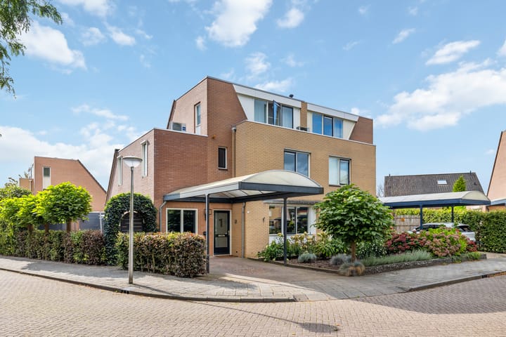Koperwiek 1 in Raalte foto
