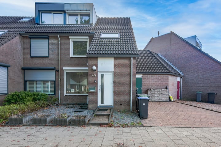 Koraalerf 45 in Heerlen
