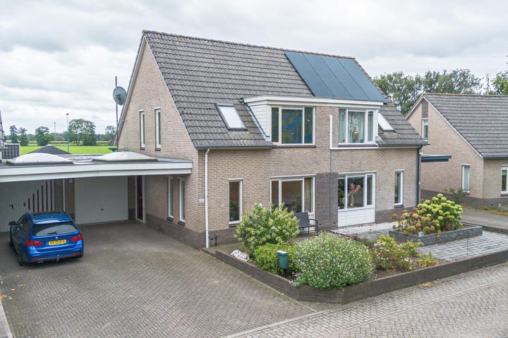 Korenaar 22 in Beemte Broekland foto