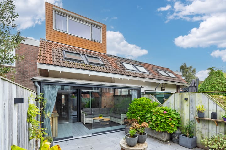 Korendragershof 8 in Weesp