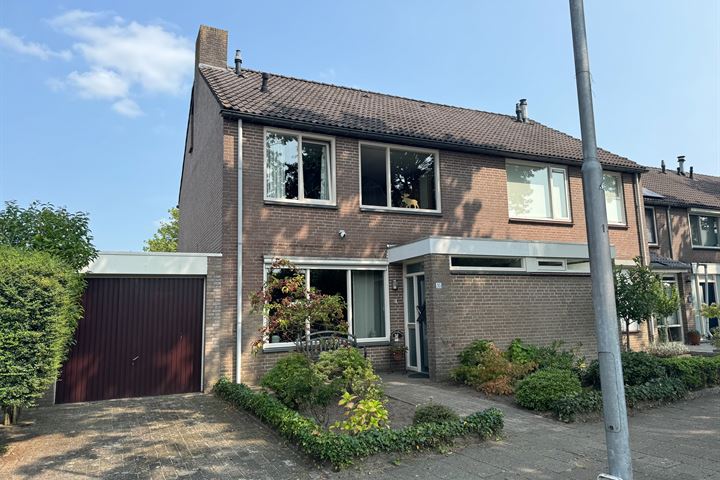 Korfvlechterwei 30 in Valkenswaard foto