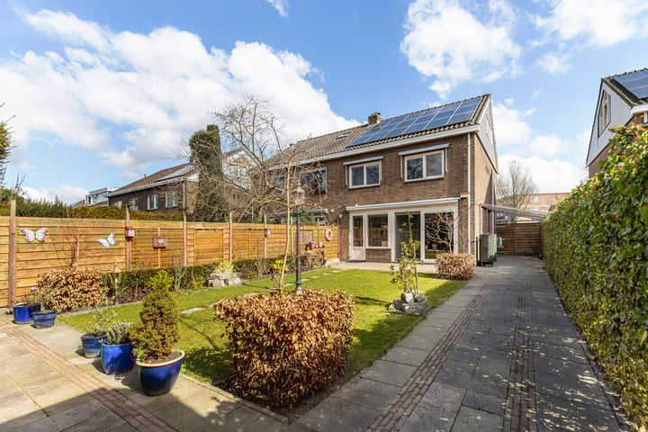 Kort-Ambachtlaan 32 in Zwijndrecht foto