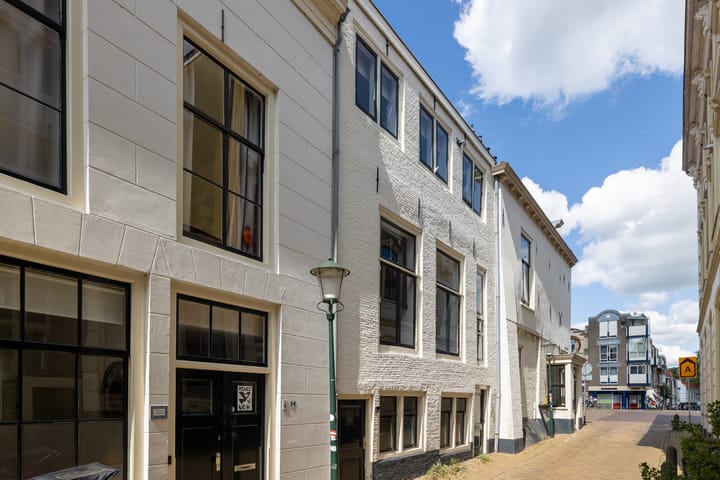 Korte Noodgodsstraat 2b in Gouda foto