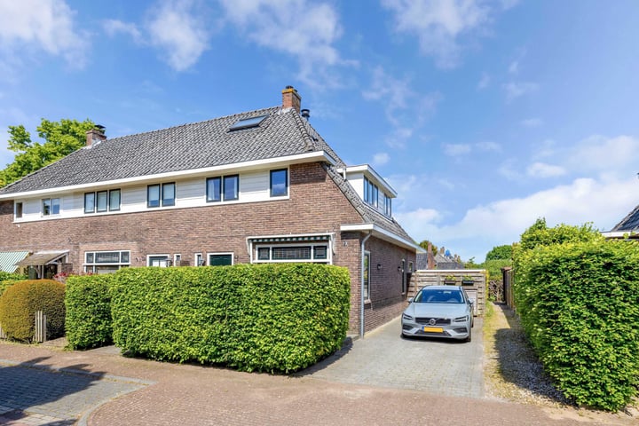Kortenaerstraat 10 in Huizen