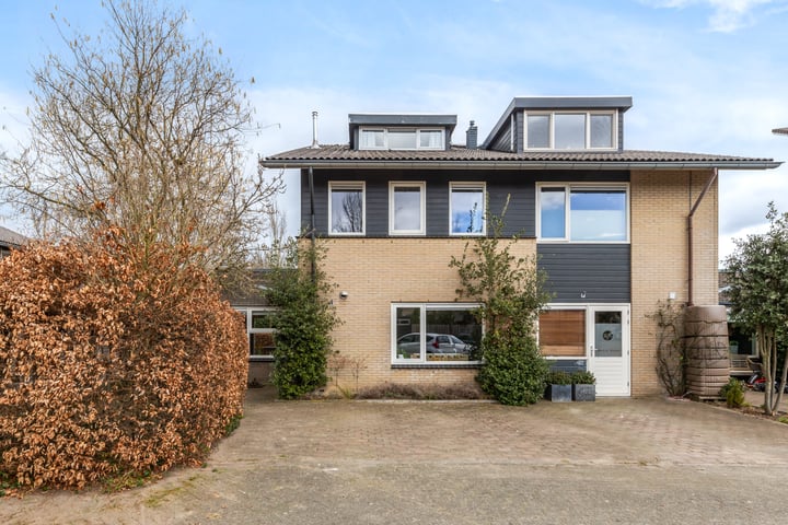 Kostverloren 27 in Nijkerk foto