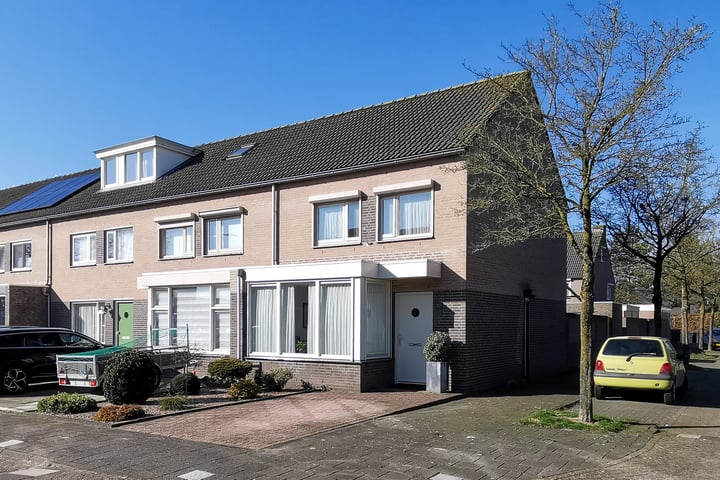 Kralingenstraat 17 in Tilburg foto