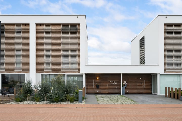 Foto van woning Kretalaan 136, Rotterdam