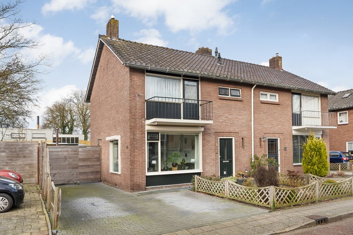 Krikkenstraat 2 in Dedemsvaart foto