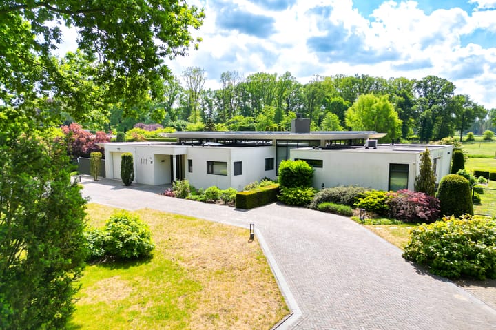 Krommeweg 12 in Helmond foto