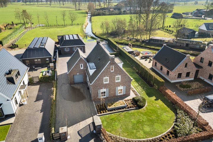 Kruisbeekweg 20 in Lunteren foto