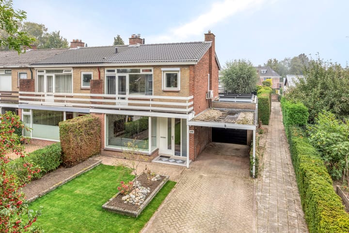 Kruisdwarsweg 29 in Twello foto