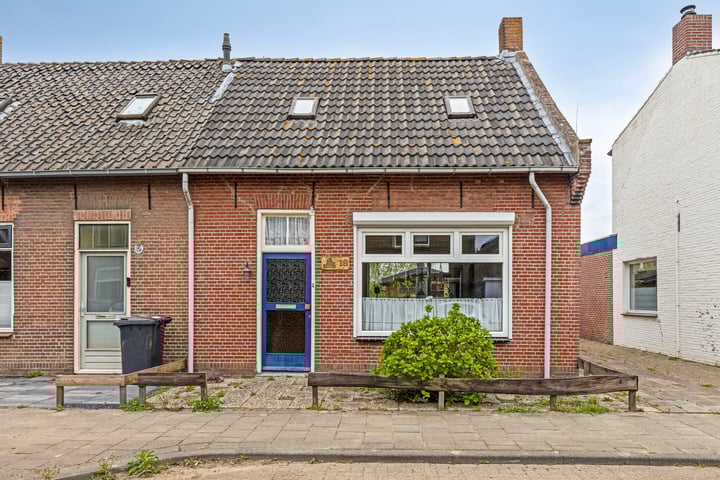 Kruisstraat 18 in Lage Zwaluwe foto