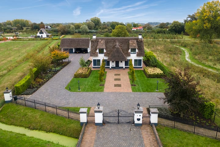 Kruisstraat 3 in Tiel foto