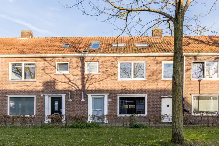 Kruisvaardersstraat 12 in Tilburg foto