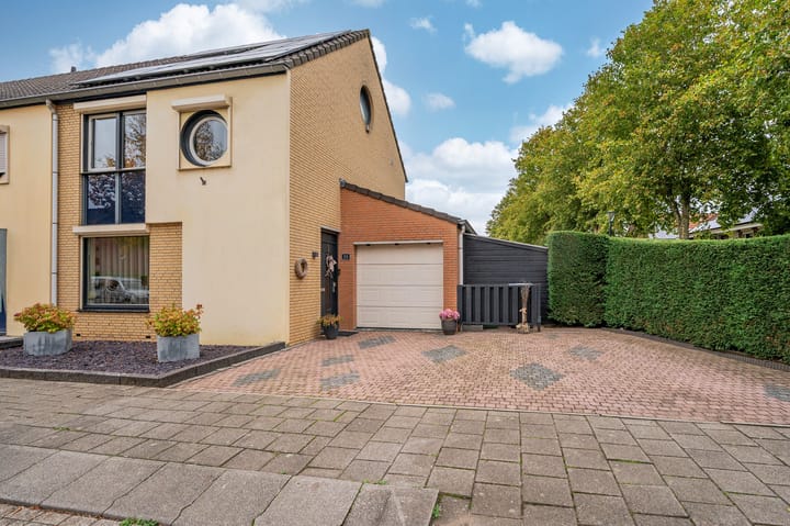 Kuifduikerstraat 23 in Venlo foto