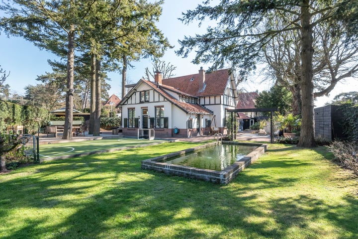 Kweekduinweg 13 in Overveen foto