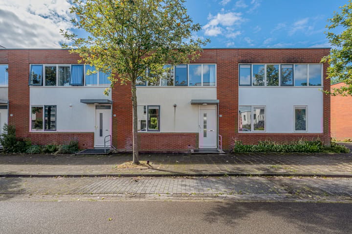 L.B. Pearsonstraat 23 in Groningen foto