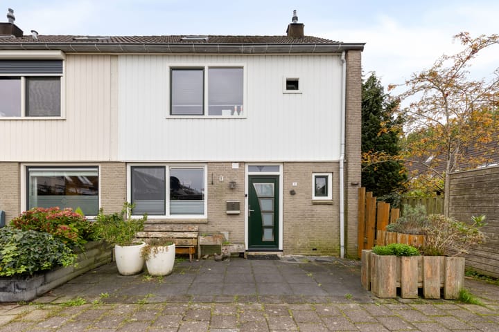 L.C. van der Vlugtstraat 9 in Almere