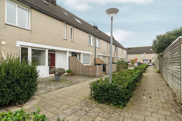 L.C. van der Vlugtstraat 94 in Almere foto