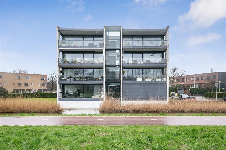 L. Springerstraat 230 in Velserbroek foto