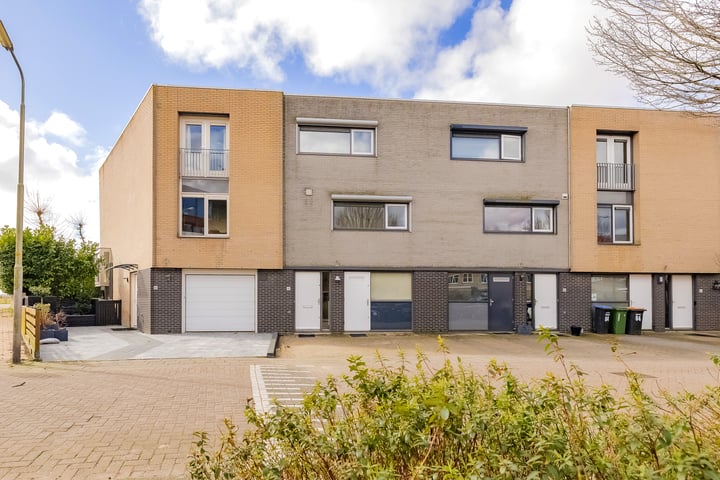 L. Springerstraat 88 in Velserbroek foto