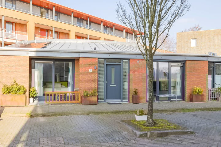 L. Springerstraat 93 in Velserbroek foto
