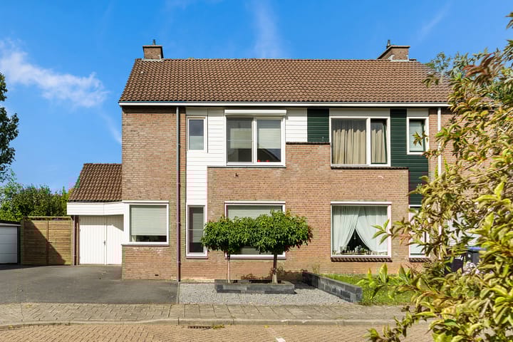 L.T.M.-weg 56 in Heerlen foto