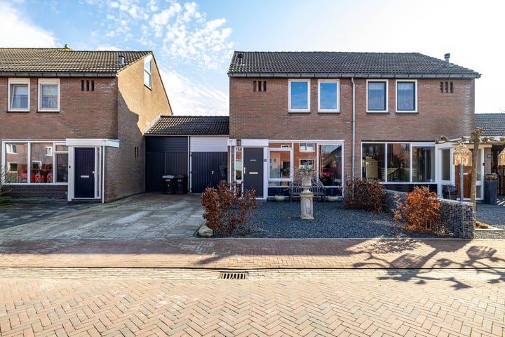 Foto van woning L W de Blecourtstraat 20, Garnwerd
