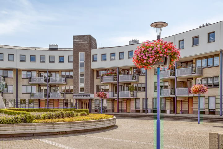 La Bonne Aventure 30 in Roermond foto