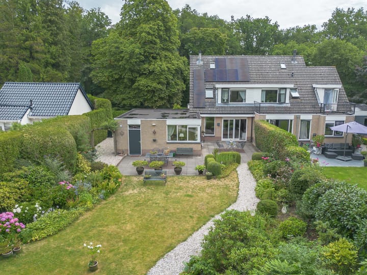 Laan Blussé van Oud Alblas 1 in Soesterberg foto