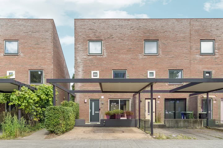 Laan der V.O.C. 83 in Almere foto