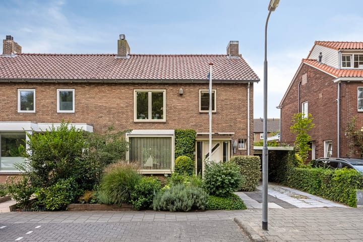 Laan der Vrijheid 9 in Zaandam foto