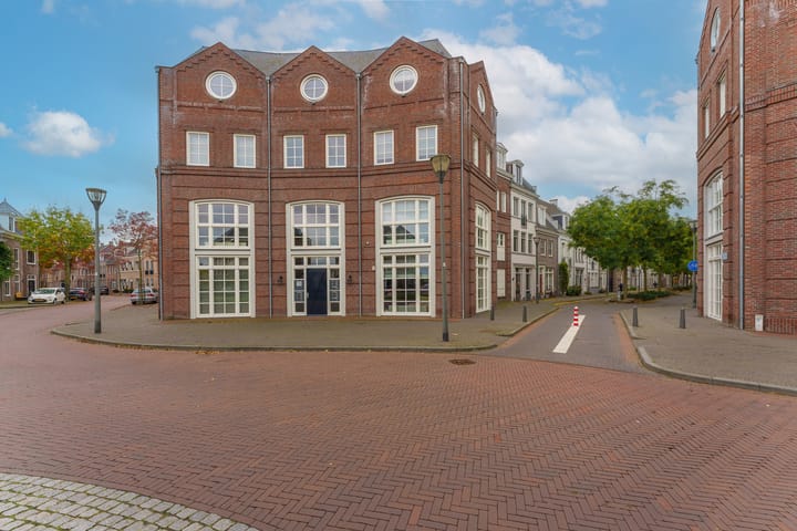 Laan door de Veste 23 in Helmond foto