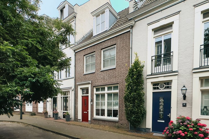 Laan door de Veste 39 in Helmond foto