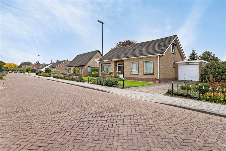 Laan van Barbestein 4 in Heinkenszand foto