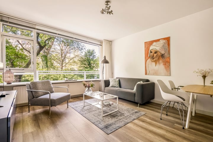 Laan van Berlijn 52 in Haarlem foto