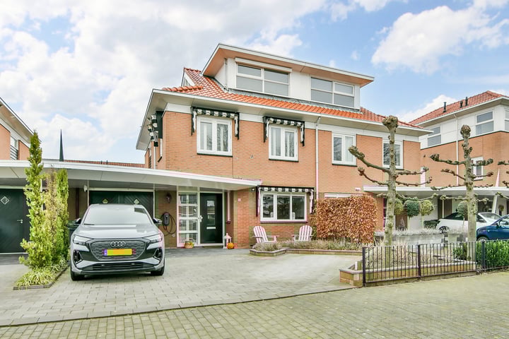 Laan van Berlioz 16 in Nieuw-Vennep foto